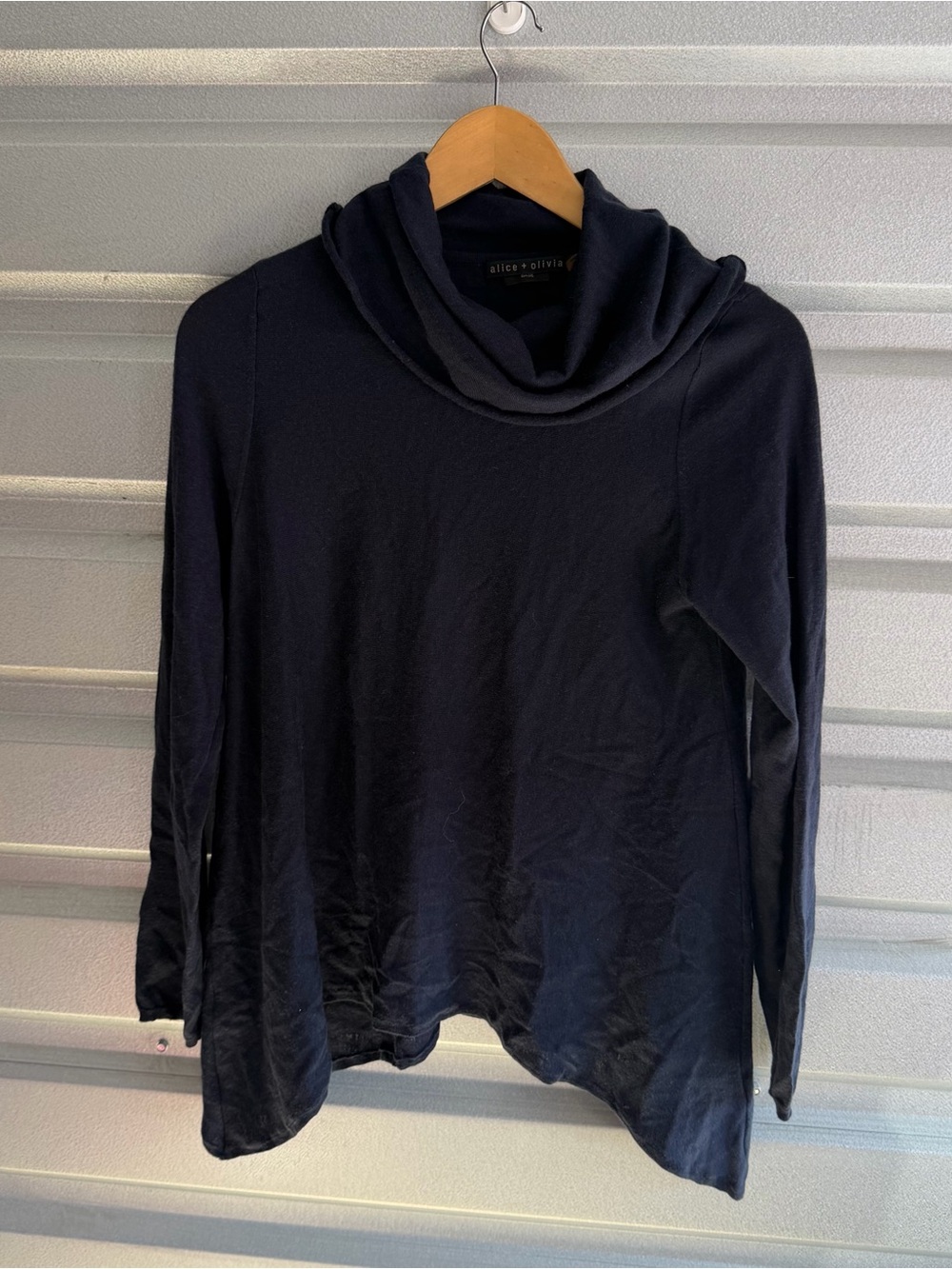 Alice and olivia wool cashmere turtleneck sweater
